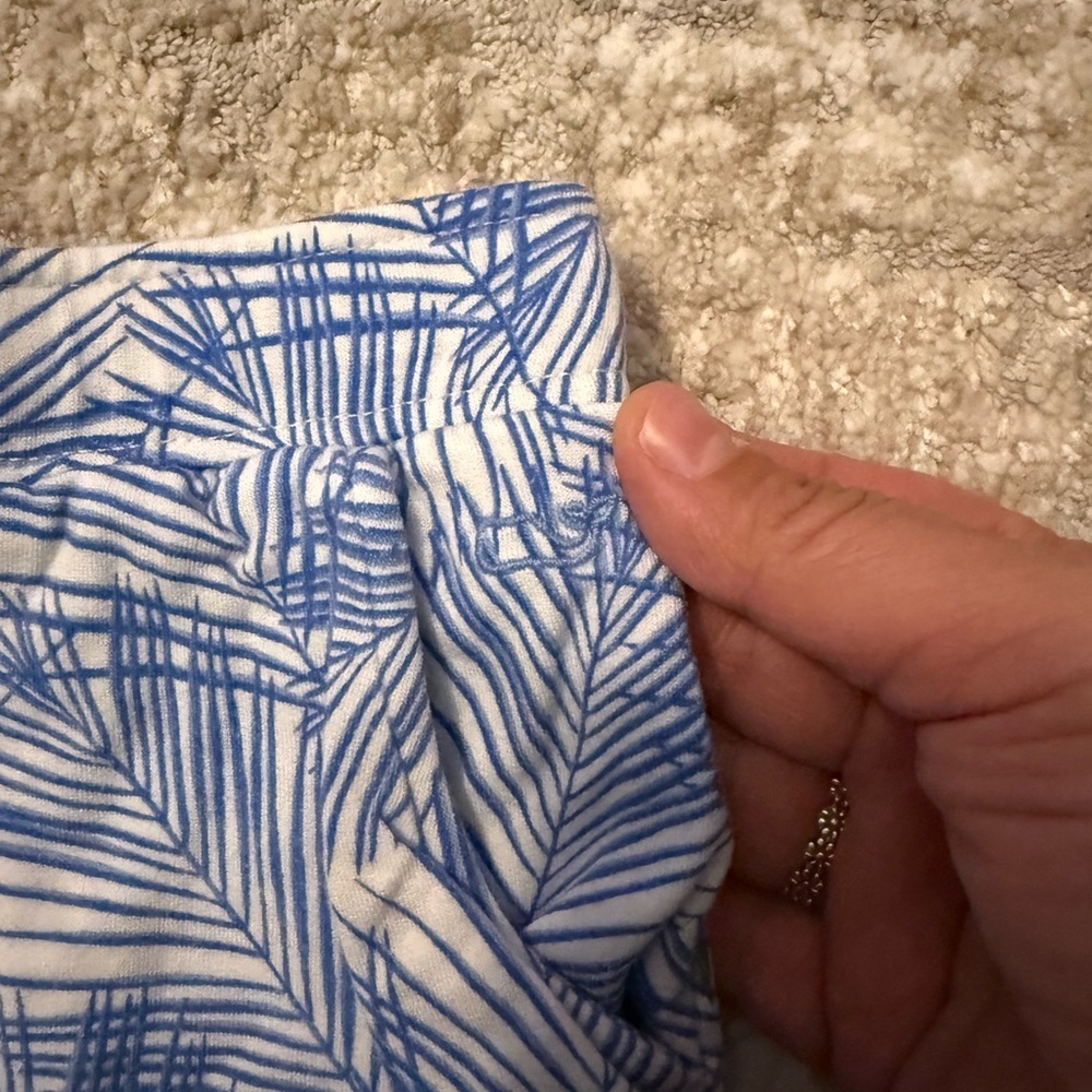 Vineyard Vines Blue and White Kids Shorts size XS - Picture 4 of 5